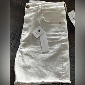 NWT Sanctuary Denim White Shorts Frayed Hemline Size 26 #SSDD